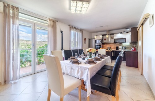 Milna (Brac) Villa | Villa Bravura SAVE 20 percent on Split-villas com