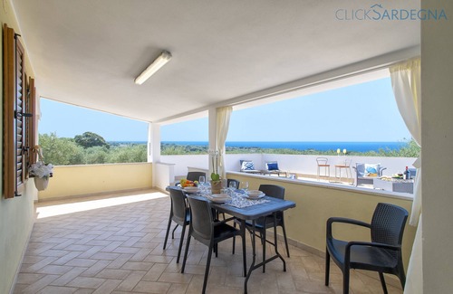Alghero Villa | Villa Brionis sea view for 12 persons. 7 bedrooms, 5 bathrooms and 3 kitchens