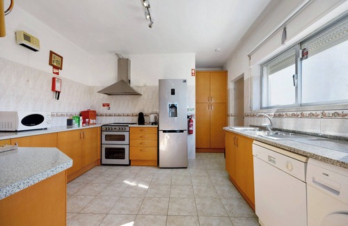 Vale de Centianes Villa | Villa Brisa do Mar with Sea View, Pool, Garden & Wi-Fi
