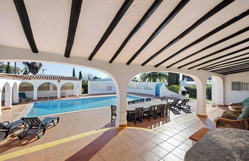 Vale de Centianes Villa | Villa Brisa do Mar with Sea View, Pool, Garden & Wi-Fi