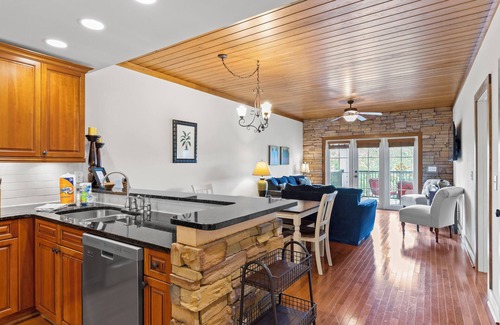 Dadeville Villa | Villa by the Lake, Villa by the Lake- 3BR Condo at The Village on Lake Martin!
