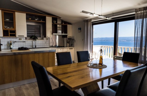 Dugi Rat Villa | Villa by the sea (170 m)fully air-conditioned with panoramic view, heated pool