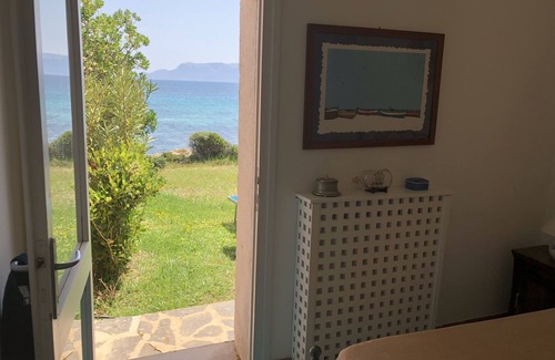Baia Caddinas Villa | VILLA BY THE SEA WITH PRIVATE GARDEN AND MAGNIFICENT TERRACE