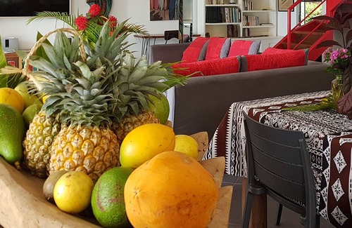 Pihaena House | Villa by the sea with beach and huge garden in the heart of the bay.