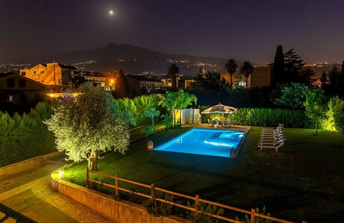 Fiumefreddo di Sicilia Villa | Villa Carmela - Pool and Garden