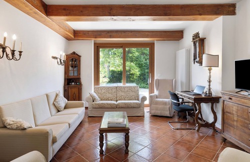 Fontanile Villa | Villa 'Ca' D'Ros Pool and Sauna' with Mountain View, Private Pool and Wi-Fi