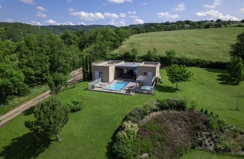 Espalion Villa | Villa Calmont : Oasis of Serenity in Aveyron with Private Pool and Jacuzzi
