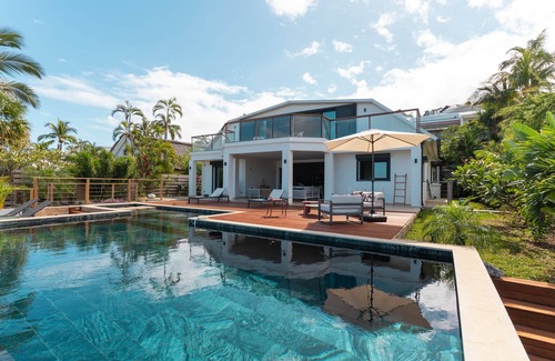 St Gilles-les-Bains Villa | Villa Calypso- luxueuse, vue mer et piscine, Luxueuse Villa Calypso, vue mer et piscine