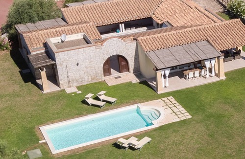 Sant'Elmo Villa | Villa 'Campidano' with Private Pool, Wi-Fi and Air Conditioning