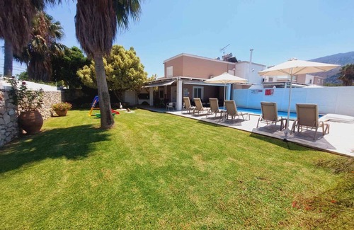 Georgioupolis Villa | Villa Campos- Less than 5-Min Walk to Kalivaki Beach with private pool
