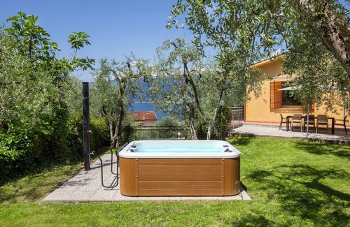Pai Villa | Villa Carducci with lake view