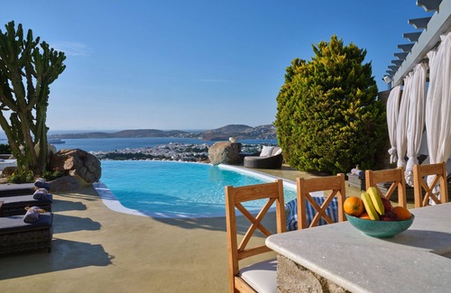 Paros Villa | Villa Carmen with 5 br and private pool close to Parikia