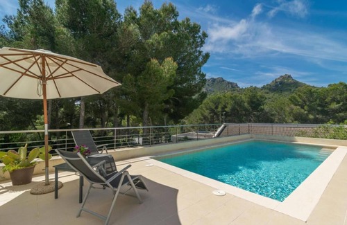 Provensals Villa | Villa 'Carritx' with Mountain View, Wi-Fi and Air Conditioning