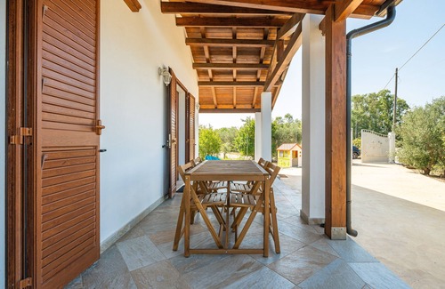 Sant'Anna Arresi Villa | Villa 'Casa Atzori' with Private Terrace, Private Garden and Air Conditioning