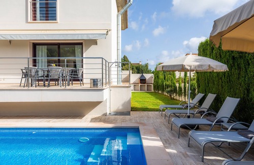 Son Moll Villa | Villa Casa Bon Sol with Pool, Shared Terrace & Wi-Fi