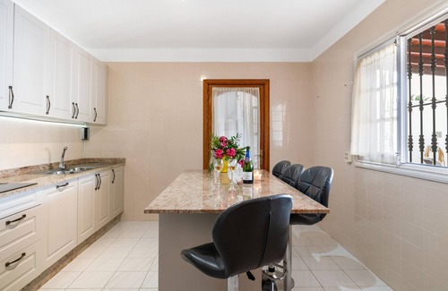 Puerto del Carmen Villa | Villa 'Casa Colleen' with Heated Pool, Terrace, Garden, Wi-Fi & AC