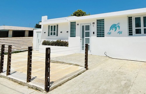 Isabela Villa | Villa Casa di Mare in Isabela 5-bedroom Private Pool 5 minutes to Jobos Beach