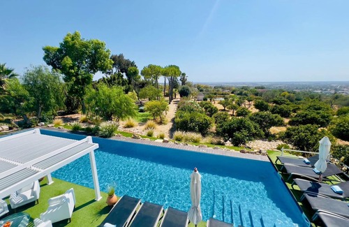 Estoi Villa | Villa 'Casa Do Lago' with Sea View, Wi-Fi and Air Conditioning