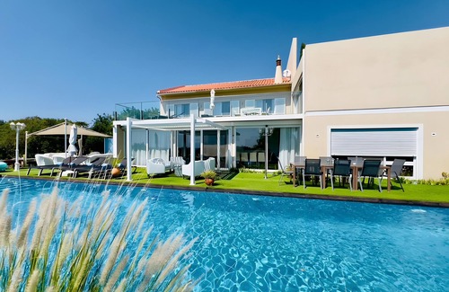 Estoi Villa | Villa 'Casa Do Lago' with Sea View, Wi-Fi and Air Conditioning