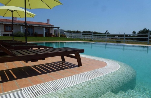 Baiona Villa | Villa 'Casa Do Sol' with Shared Pool and Shared Terrace