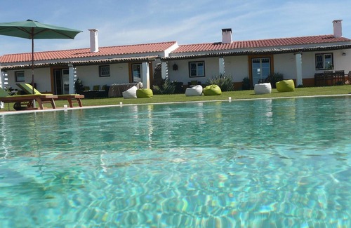 Baiona Villa | Villa 'Casa Do Sol' with Shared Pool and Shared Terrace