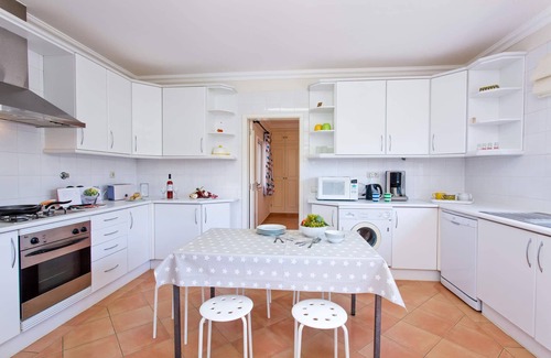Branqueira Villa | Villa Celia by Villa Plus