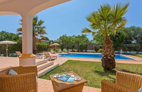 Branqueira Villa | Villa Celia by Villa Plus