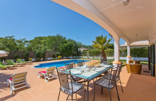 Branqueira Villa | Villa Celia by Villa Plus