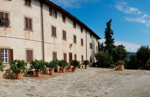 Stiava Apartment | Villa Cenami on hilltop - Alba apartment - big POOL with view near by seaside