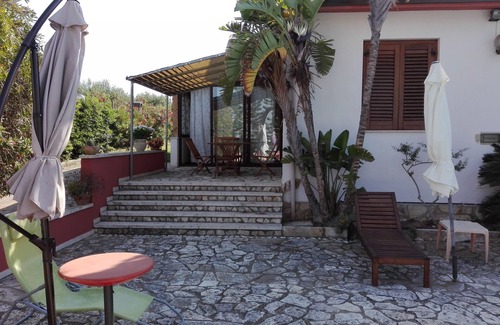 Partinico Apartment | "VILLA CESCO" DEPENDANCE/swimming pool/sea/gulf of Castellammare/citrus grove/barbecue