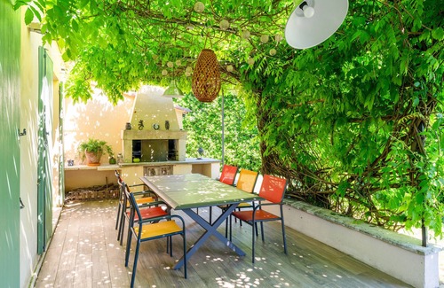 Fontvieille Villa | Villa 'Charmante Avec Piscine' with Private Pool, Wi-Fi and Air Conditioning