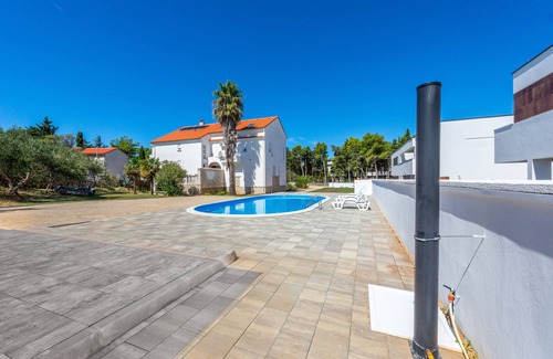 Zrce Villa | Villa Christina - room for up to 4 people with pool, max. capacity 30 people