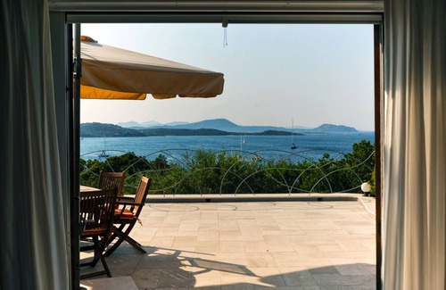 Tiriddo Villa | Villa Ciprea, with private swimming pool and two steps away from the beach