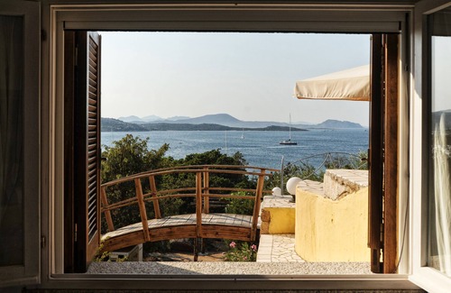 Tiriddo Villa | Villa Ciprea, with private swimming pool and two steps away from the beach