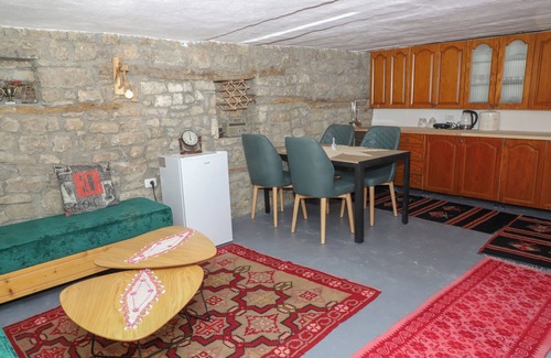 Berat Villa | Villa Citadel: Two Bedroom Old Villa In Berat Castle