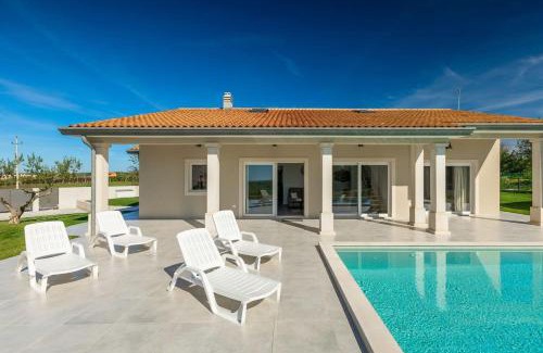 Nova Vas Villa | Villa Civitan with infinity pool in Novigrad