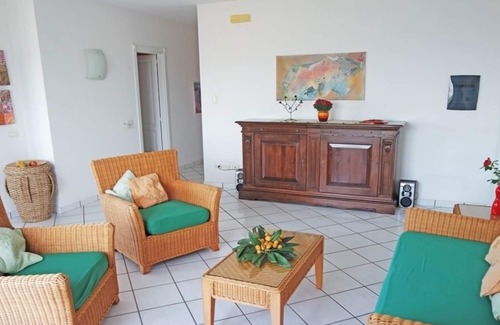 Casal Velino Villa | Villa Claudia is a refined, comfortable and freestanding villa with a view