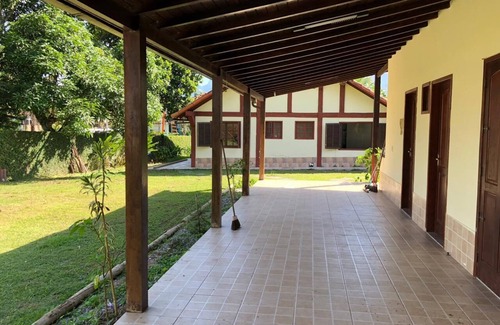 Bracui House | Villa com deck e piscina privativa, vigilância 24 horas no condomínio Bracui