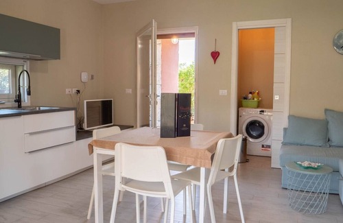 San Teodoro City Centre Cabin | Villa condominium pool 600mt from the Cinta