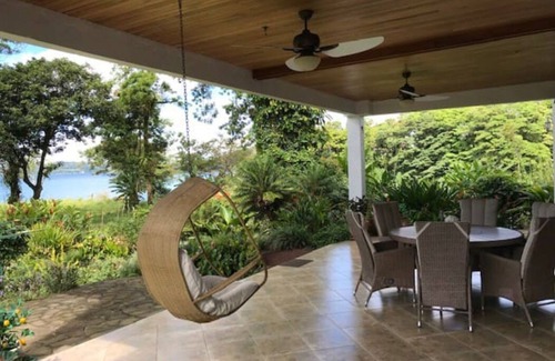 Nuevo Arenal Villa | Villa Corazón Occidente - Lake Front private beach Lake Arenal