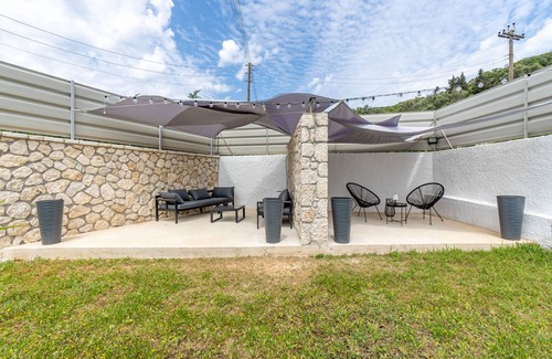 Liapades Villa | Villa 'Corfu Twins' with Mountain View, Wi-Fi and Air Conditioning