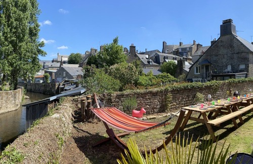 Villedieu-les-Poeles Cottage | Villa + Cour Paradis 22 pers 2 Cottage : billiards, 20 min sea