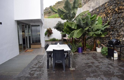 Las Cuevas Apartment | Villa Cristal by The Ocean Rentals
