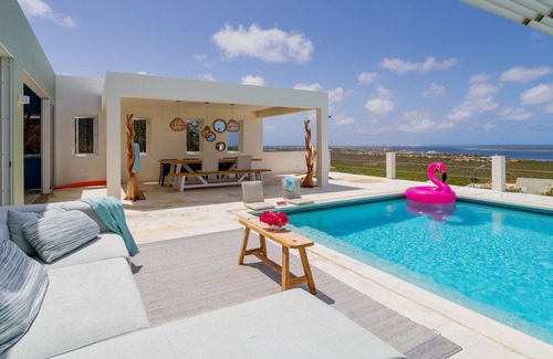 Sabadeco Villa | Villa Crown Casa: With a 180 degree view over Bonaire