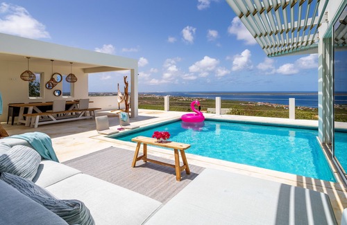 Sabadeco Villa | Villa Crown Casa: With a 180 degree view over Bonaire