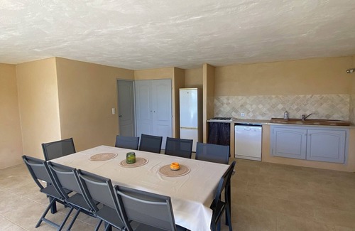 Cucuron Villa | Villa Cucuron, on the heights of Luberon