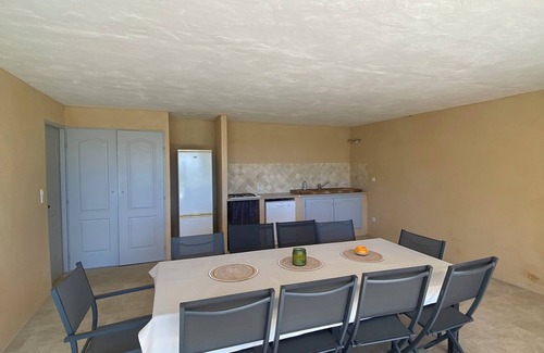 Cucuron Villa | Villa Cucuron, on the heights of Luberon