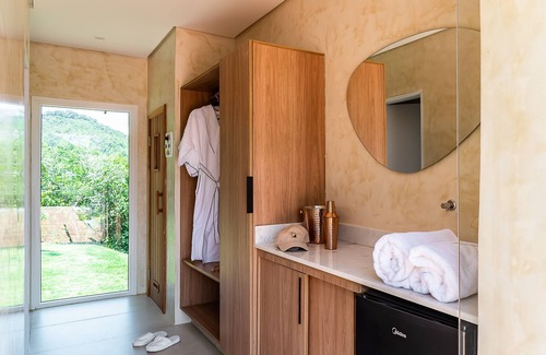 Campos do Jordao Cottage | Villa de Alto Padrão com Vista Deslumbrante com Piscina Aquecida e Sauna