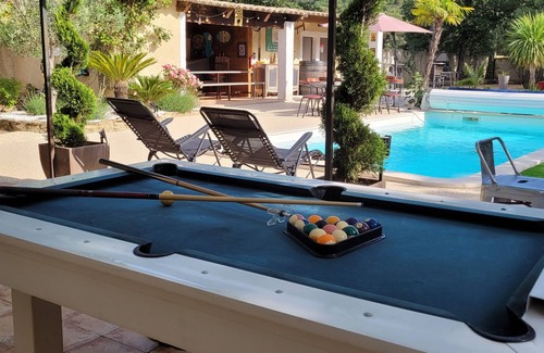 Rochegude Villa | Villa d'Exception en Drôme Provençale : Swimming pool and comfort for 10 guests