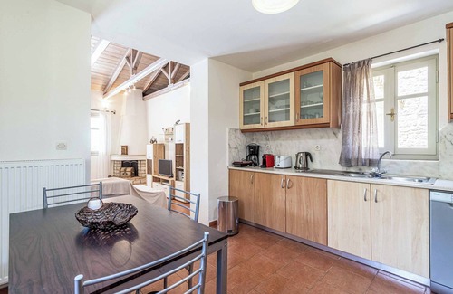 Lefktron Villa | Villa Dafne - Two Bedroom Villa, Sleeps 4